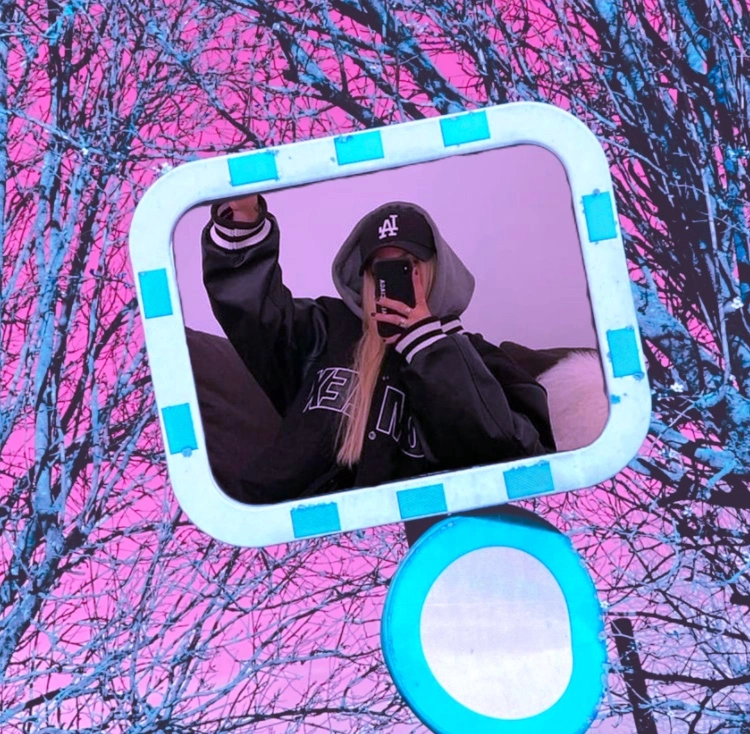 #replay #remix #frame #pink #purple #blue #mirrorselfie 