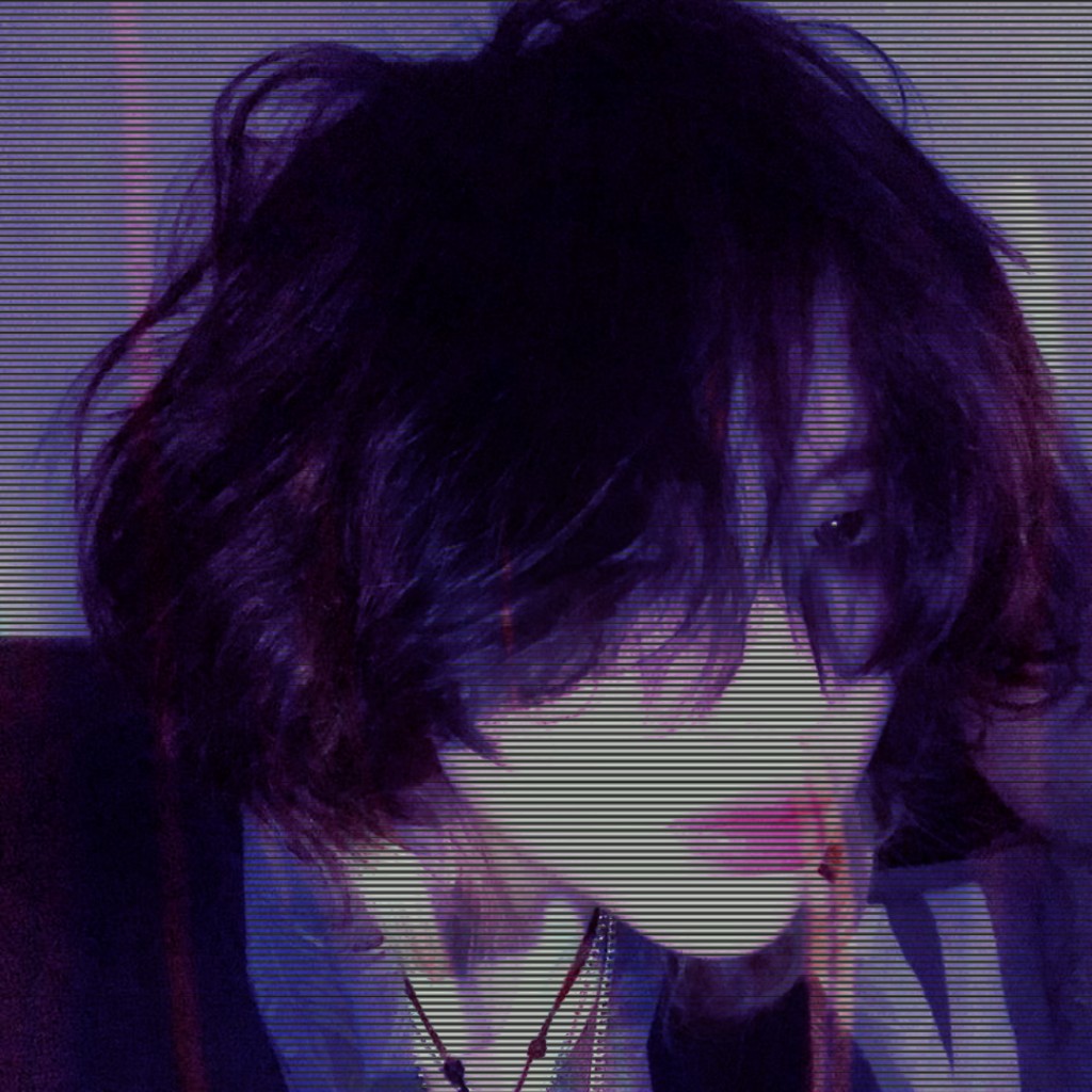 #filtro #filter #efecto #effect #goth #cyber #cybergoth #cybercore #emo #dark #punk #rock #morado #blur #motion #replay #edit #effects #saturation #softgoth #grunge #aesthetic #tumblr 