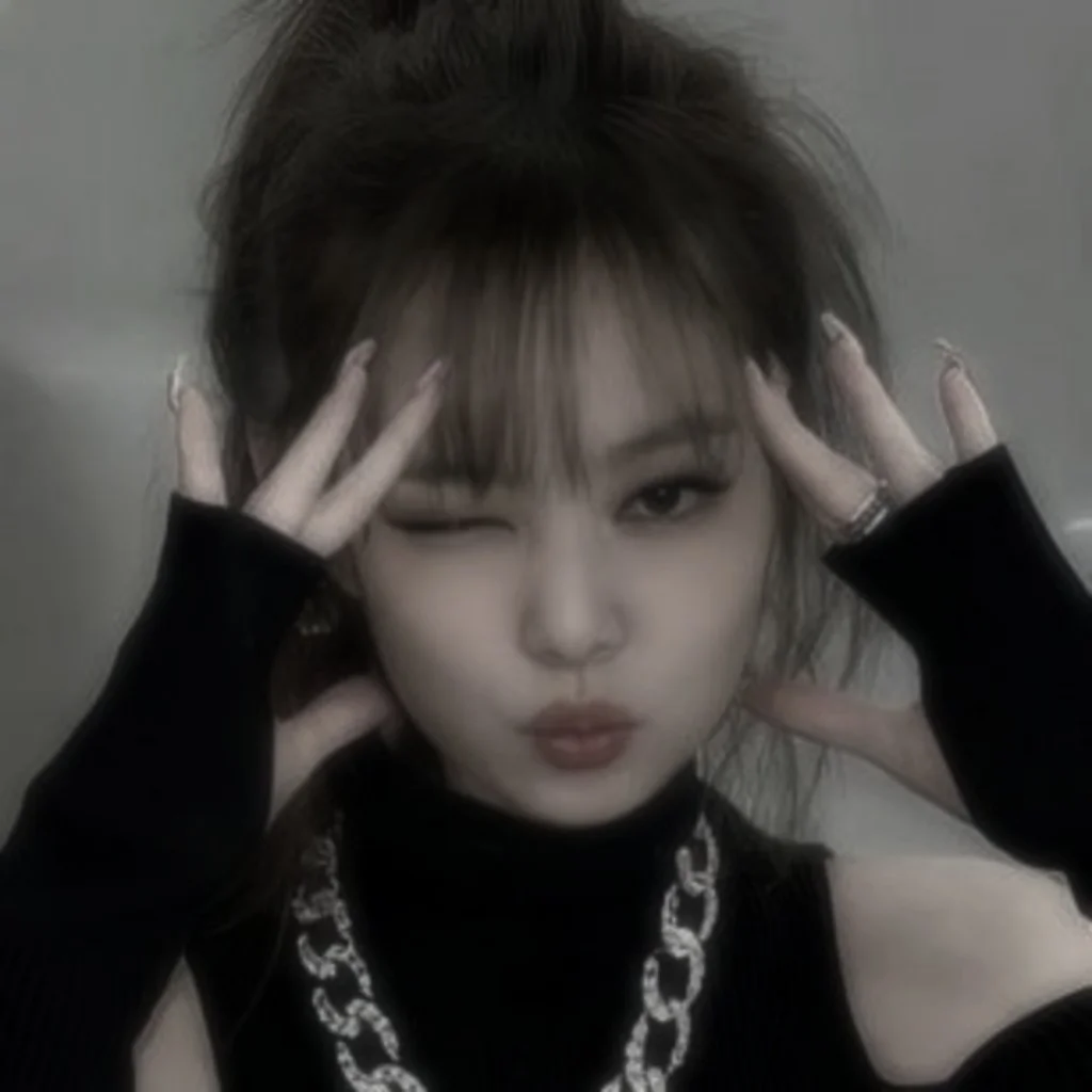 Jennie 🖤  @_-kook-_
#fyp#jennie#girl#korean#soft#dark#aesthetic#darkgirl#blackpink#bp#jisoo#nini#rosé#lisa#lalisa#jennierubyjane